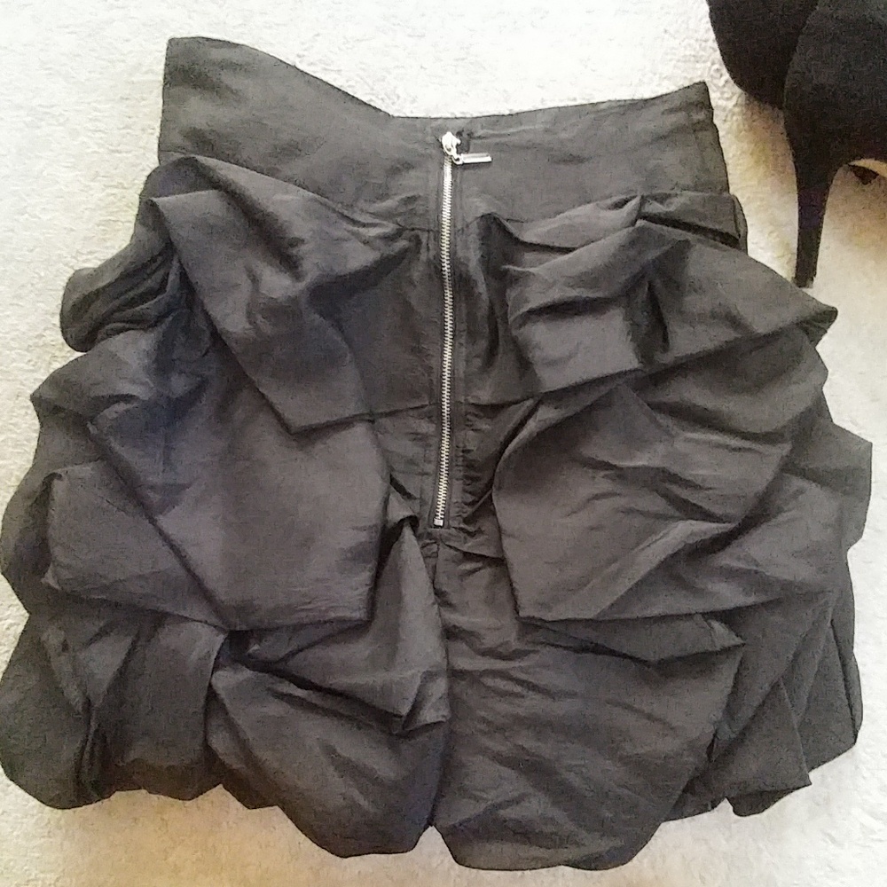 SOLD Daisy Preppy Bubble Skirt NWOT - Picture 3 of 5